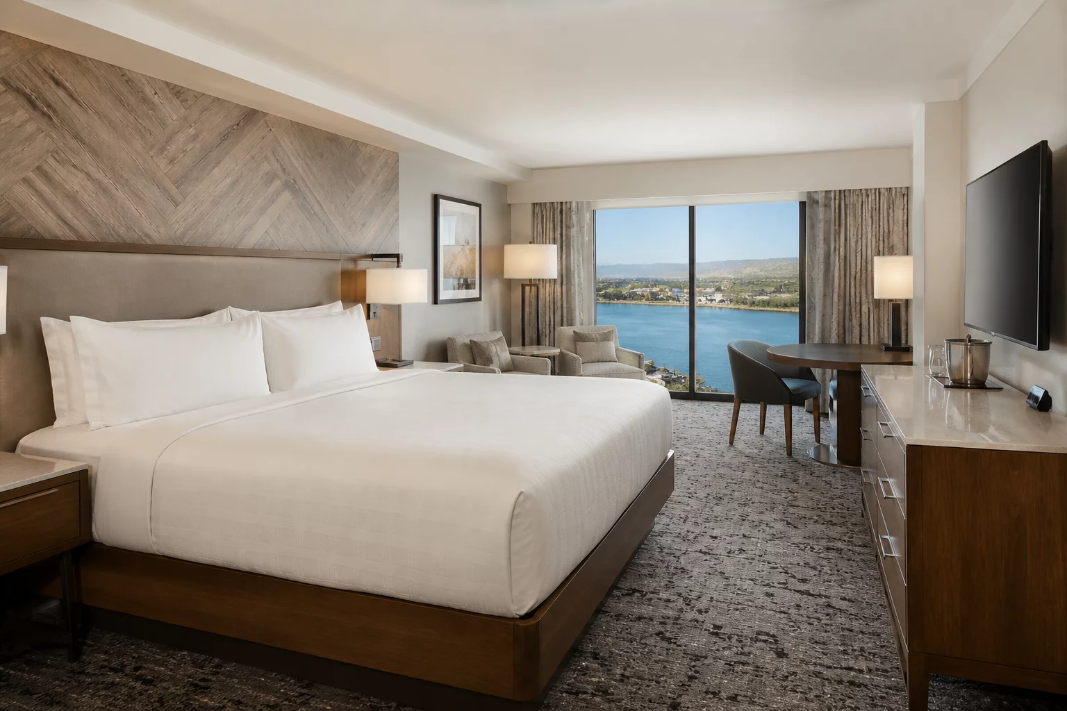 Harrah’s Laughlin Beach Resort & Casino Luxury Suite